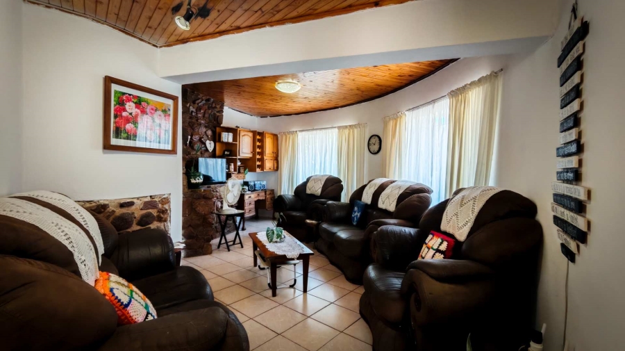 6 Bedroom Property for Sale in Hartbeespoort North West